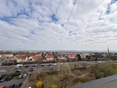Großzügige  3-Raum-Wohnung mit EBK und Balkon!