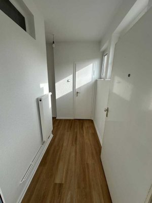 Frisch renoviertes 1-Zimmer-Appartement mit Balkon in ruhiger Lage, ideal für Studenten! Frei ab sof