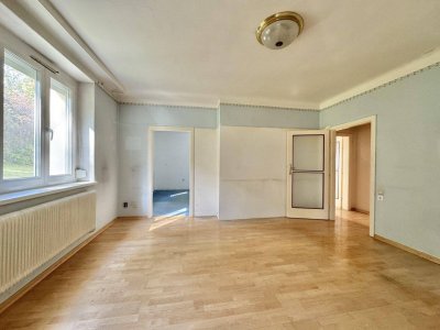 SANIERUNGSBEDÜFTIGER 3 ZIMMER NEUBAU NAHE ROTER BERG