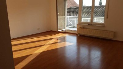 Schöne 3-Zimmer Wohnung mit Balkon zu vermieten.