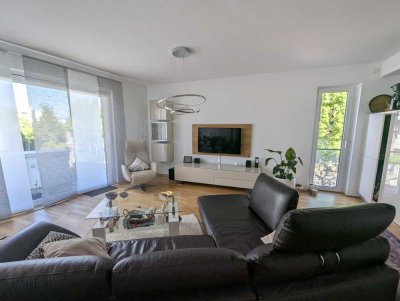 Gehobene 2-Zimmer-Wohnung mit gehobener Innenausstattung mit Balkon und EBK in Frankfurt am Main