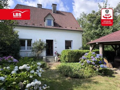 Charmantes Einfamilienhaus mit großem Garten in ruhiger Lage