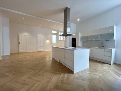 ERSTBEZUG NACH GENERALSANIERUNG! Repräsentative 4-Zimmer Altbauwohnung mit Kamin &amp; Balkon nahe Wien Mitte/1030!