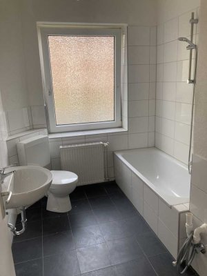 Schöne, sanierte 2-Zimmerwohnung mit EBK!