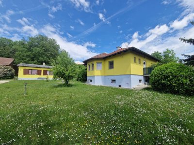 ZWEI WOHNHÄUSER - TRAUMHAFTER BUNGALOW UND KLEINES SOMMERHAUS SAMT PARKÄHNLICHEM GARTEN MIT HERRLICHEM ALTBAUMBESTAND