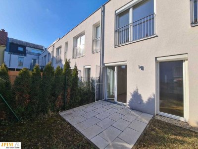 Neuwertiges Reihenhaus in 1220 Wien: 4 Zimmer, Terrasse und Garage