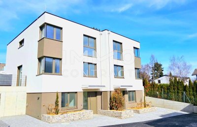 Eleganz trifft modernen Wohnkomfort: Exklusive lichtdurchflutete Doppelhaushälfte - attraktive Lage