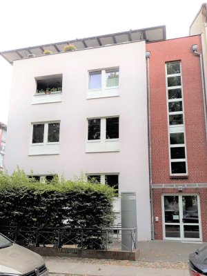 Großzügige 4 Zimmer-Wohnung mit Loggia