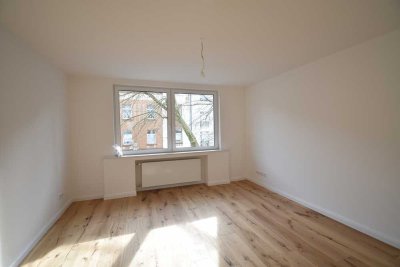 ERSTBEZUG nach Sanierung! Ideal geschnittene 2-Zimmer-Whg in OBK mit Balkon