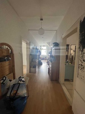 Wunderschöne gut aufgeteilte 4-Zimmer Altbauwohnung