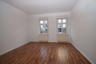 Erdgeschosswohnung mit Balkon und Küche in ruhiger Wohnlage!