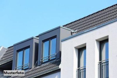 Moderne Doppelhaushälfte mit Luft-Wärmepumpe und großzügigen Gartenflächen