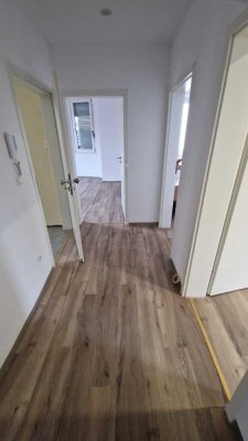 Erstbezug nach innen Sanierung mit EBK: Stilvolle 3-Raum-Wohnung in Zuffenhausen