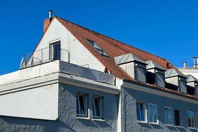 ZWEI WOHNUNGEN ZU EINEM PREIS - 3 ZIMMER-ETW MIT TERRASSE PLUS APARTMENT MIT BALKON