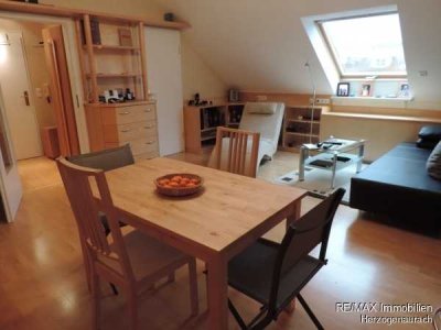 Großzügige, möblierte 2 Zi.-DG-Maisonette-Wohnung