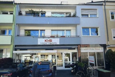 Schöne lichtdurchflutete 3 Zimmerwohnung mit Balkon, Terrasse und Garten