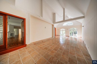 Villa am Waldrand mit sonnigem Traumgarten in der Hinterbrühl- über 4000 m² Bauland