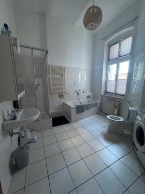 Ansprechende und gepflegte 5-Raum-Wohnung mit geh. Innenausstattung mit Balkon und EBK