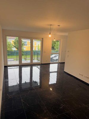 Exklusive 2,5 Zimmer-Neubauwohnung mit geh. Innenausstattung mit Balkon und EBK