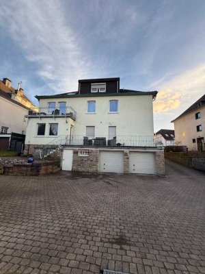 ***Exklusives klassisches Drei-Familienhaus in Zentraler Lage***