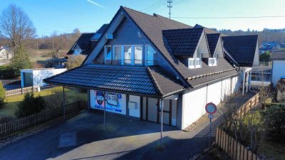 Vielseitig nutzbare Gewerbefläche mit 3 Wohnungen – Kreuztal-Littfeld