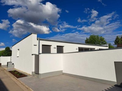Sehr schöner komplett sanierter Bungalow zu vermieten.
