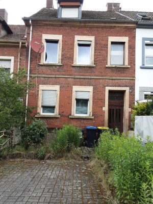 Handwerker aufgepasst !! Renovierungsbedürftiges Reihenhaus in Schiffweiler - Landsweiler zu verkauf