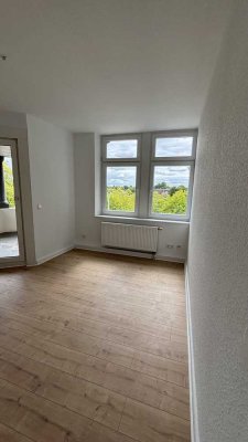 Charmante 3-Zimmer Dachgeschosswohnung in Krefeld-Kempener Feld/Baackeshof