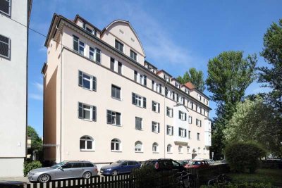 schicke 2-Zimmer-Wohnung mit Balkon im Dichterviertel