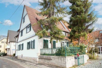 Charmantes Zweifamilienhaus mit historischem Gewölbekeller und zwei Südterrassen in Möhringen