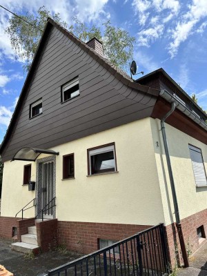 Neuwertiges 3-Zi.-Einfamilienhaus (DHH) in Neuwied-Engers mit Garage/