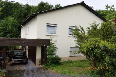 Freistehendes Wohnhaus mit Einliegerwohnung in Waldrandlage von Bexbach
