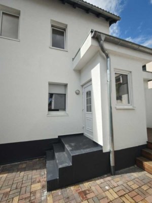 schönes neu ausgebautes Häuschen in Frankfurt/Schwanheim