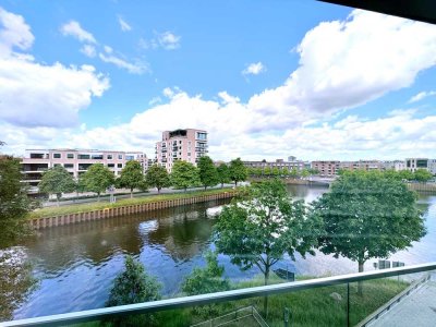 Direkter Wasserblick - modernes KUBOX-Apartment mit Einbauküche und Balkon