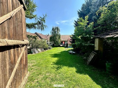 Traditioneller Bauernhof mit Stallungen und Stadl auf attraktivem Baugrund