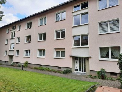 Freundliche 2-Zi-Wohnung im 1. OG mit Balkon und Badewanne