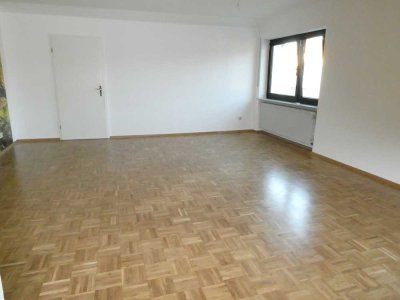 Neuwertige 3,5-Zimmer-Wohnung mit Balkon in Dielheim zu vermieten!