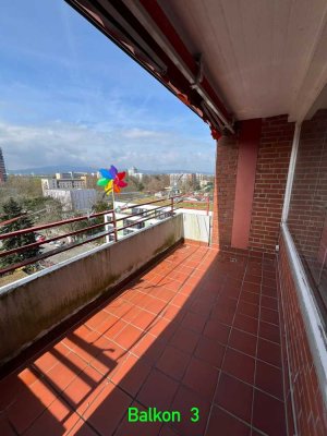 Helle & gut geschnittene 3-Zimmerwohnung mit Balkon in MFH im obersten Stockwerk