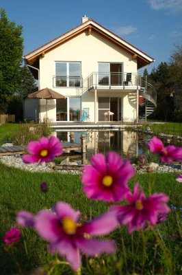 Traumlage - Freistehendes Einfamilienhaus, Einliegerwohnung, Schwimmteich, Doppelgarage&4Stellplätze