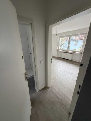 Erstbezug nach Neusanierung: 1,5 Zimmer Wohnung in zentraler Lage