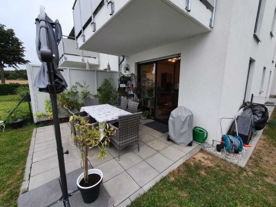 Neuwertige 2 Zimmer Erdgeschosswohnung mit Terasse und Garten