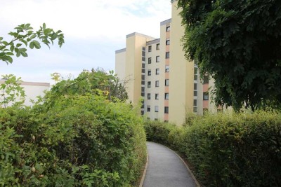 PASSAU/GRUBWEG: Großzügige und sehr gepflegte 2-Zi.-Whg. mit Aufzug und Fernblick