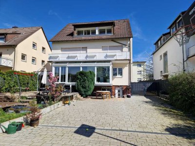 Schöne große Wohnung in Dreieich- Sprendlingen mit großem Südgarten, 2 EBK und 2 Dusch-WCs