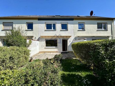 Mit 360°-Begehung: Charmantes RMH in Randlage von Nieder-Eschbach