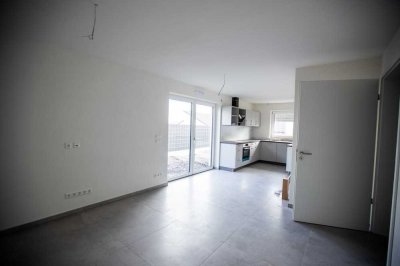 Neubau-Erstbezug 105 qm Wohnung mit 45 qm Terrasse - Fliesenboden