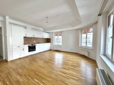 Ein kurzer Spaziergang zur U6 - Schöner Altbau mit Aufzug - Einbauküche inklusive