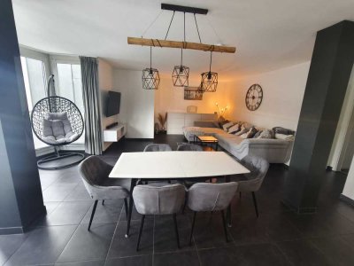 Geschmackvolle teilmöblierte 3-Zimmer-Wohnung mit Balkon und Einbauküche in Hürth