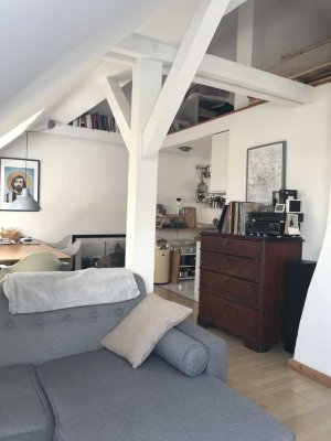 Charmante 1-Zimmer Wohnung im 5. OG in Hamburg-Eppendorf