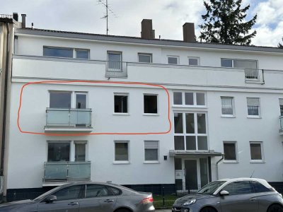 Helle stilvolle 2,5-Zimmer-Wohnung mit großer Wohnküche und zwei Balkonen