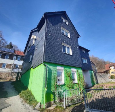 Kleine Leute gesucht! Hübsches Haus mit niedriger Deckenhöhe